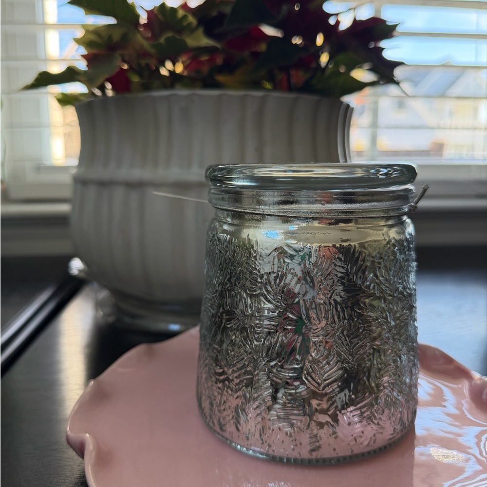 Trader Joe's - Cedar Balsam - Holiday '25 Large Candle 14 oz - Picture 2 of 5